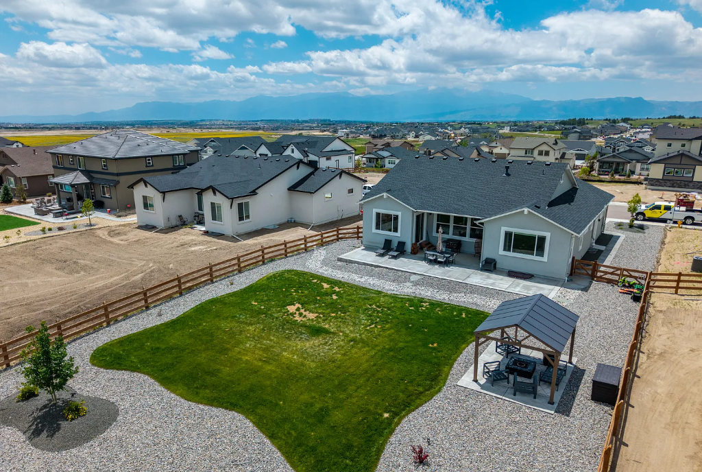 9,900 – 5 beds, 4 baths and 3,712 sqft 9,900 – 5 beds, 4 baths and 3,712 sqft